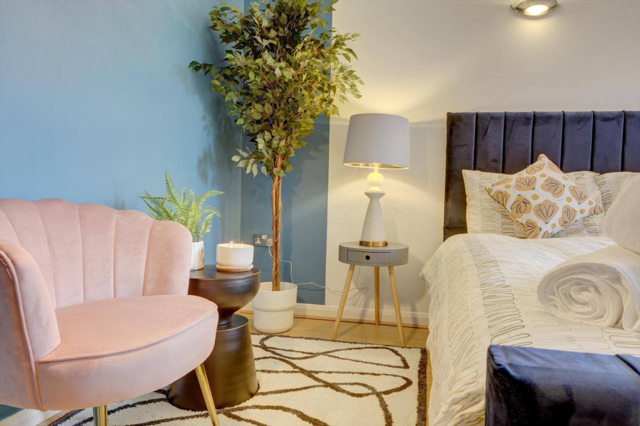 City Centre, 2 Bedroom, Secured Parking, 3 King Bed, Wifi Sleep 6 Guest Comfortable On Three King Size Beds, Jewellery Quarter , Birmingham City Centre , Allocated Secured Parking Ngoại thất bức ảnh