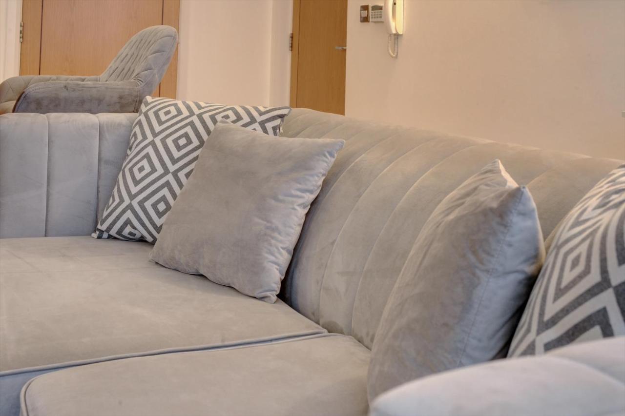 City Centre, 2 Bedroom, Secured Parking, 3 King Bed, Wifi Sleep 6 Guest Comfortable On Three King Size Beds, Jewellery Quarter , Birmingham City Centre , Allocated Secured Parking Ngoại thất bức ảnh