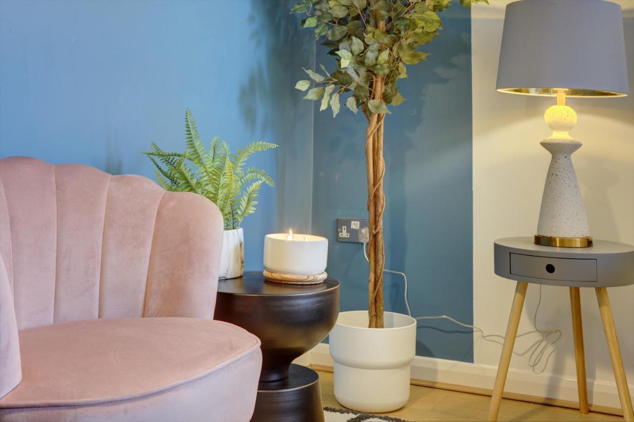 City Centre, 2 Bedroom, Secured Parking, 3 King Bed, Wifi Sleep 6 Guest Comfortable On Three King Size Beds, Jewellery Quarter , Birmingham City Centre , Allocated Secured Parking Ngoại thất bức ảnh